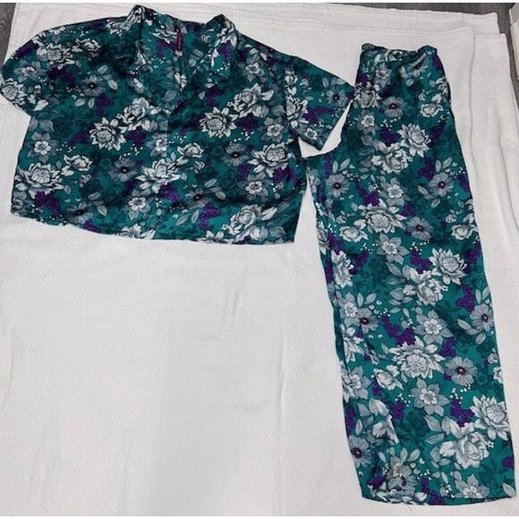 Women's Adore Me 2-Piece Verica Soft Satin Green Floral Pajama Set Size Large - Picture 1 of 5